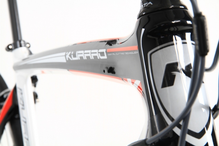 KURARO ハイエンドモデルに匹敵する走りを実現したプライス 